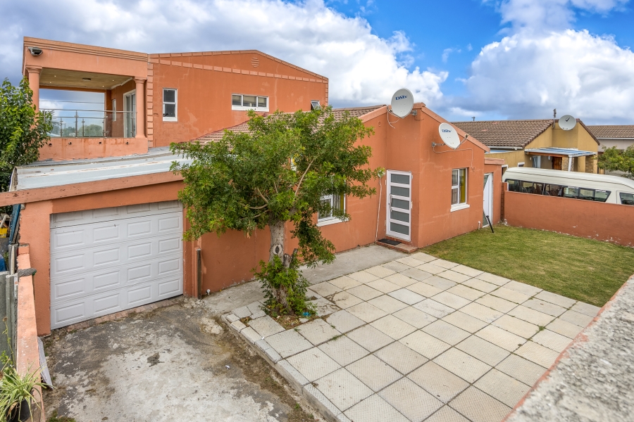 4 Bedroom Property for Sale in Devon Park Village Western Cape
